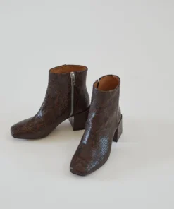 Loq Lazaro Boot Bombón Snake Shoes