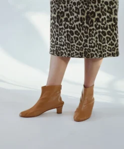 Martiniano High Leone Camel