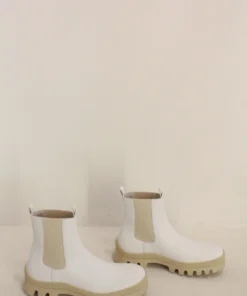 Nomia Kai Boot White/Beige