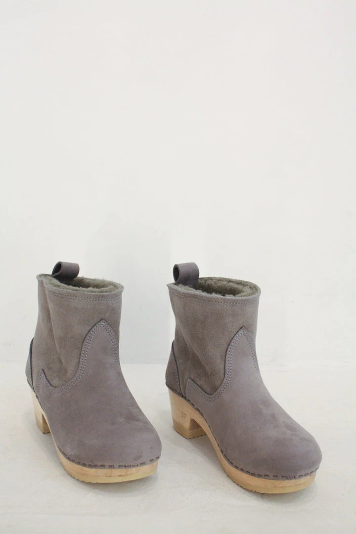 No.6 5'' Pull On Shearling Clog Boot Mid Heel Smoke Suede 4 No.6 5'' Pull On Shearling Clog Boot Mid Heel Smoke Suede