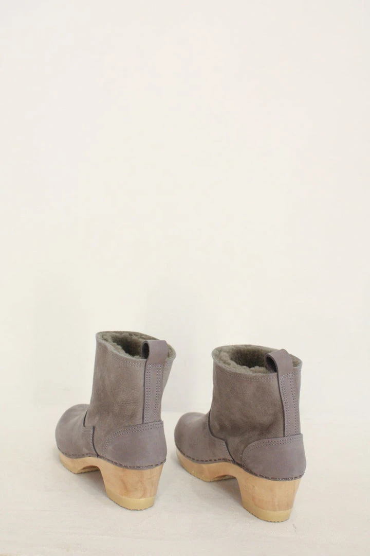 No.6 5'' Pull On Shearling Clog Boot Mid Heel Smoke Suede 6 No.6 5'' Pull On Shearling Clog Boot Mid Heel Smoke Suede
