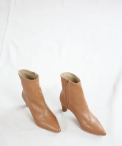 Beatrice Valenzuela Botines De Tacón Camel