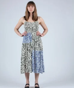 Wray Dresses Smocked Dress Graphic Abstract Animal